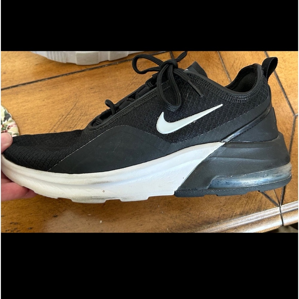Black Nike